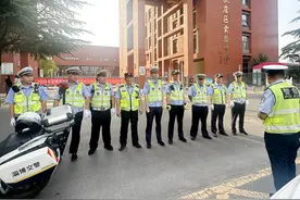 中考首日，淄博张店交警赴“考”图片