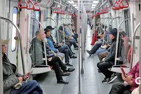 青岛地铁2号线西延段开通：“下地铁可直接上船”图片