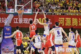 逆转夺冠！东莞男篮加冕省联赛十冠王图片