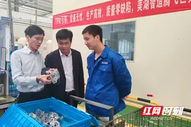 湖南交通工程学院：深入企业看望实习学生 温情关怀学子成长成才图片