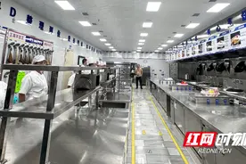 娄底市市场监管局积极推进餐饮企业4D厨房建设 守护群众舌尖上的安全图片