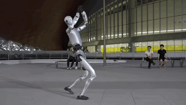 宇树最新机器人发布：1米8大高个，能跳舞会功夫，就是颜值一言难尽