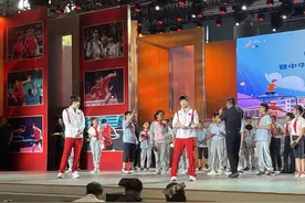 “莎头”组合开课啦！他们有了新身份图片