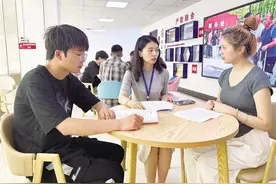 日报关注丨关注重点群体，筑牢就业之基！兰州市三向发力护航高校毕业生等群体走稳就业路图片