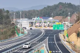 湖南湘乡：织密交通“大路网” 驶入发展“快车道”图片