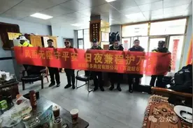 墨脱公安：雪崩来袭，警企携手为游客安全“撑伞护航”图片