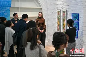 《鱼在想-艾米丽·宋作品展》在昆明开展图片