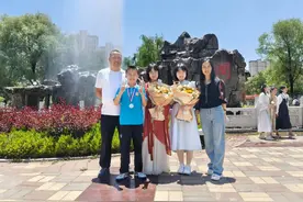 甘肃积石山双胞胎姐妹，双双考上985！图片