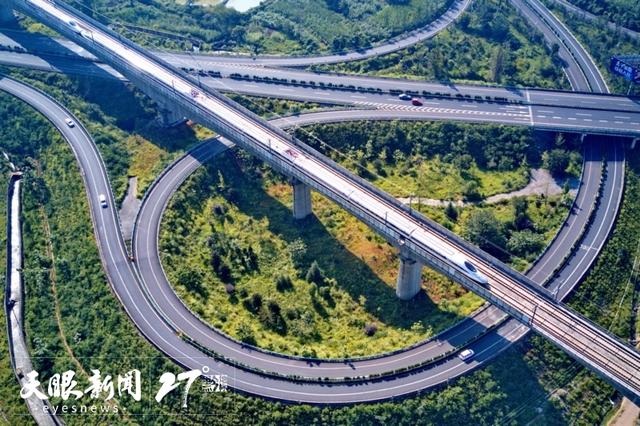 铁轨织就“文旅网”  快旅慢游来贵州