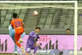 买乌郎中超首进球，泽卡终迎首秀，泰山队客场4:1胜深圳新鹏城图片