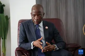 共话中国经济新机遇｜专访：中国是安哥拉实现现代化不可或缺的伙伴——访安哥拉中国商会会长库佩纳拉图片