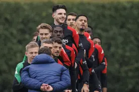 （外代二线）足球——欧冠联赛：阿森纳赛前备战图片