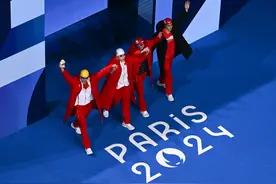 巴黎奥运会丨游泳——中国队获男子4x100米混合泳接力金牌(13)图片