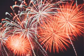 （屏山时评）“禁改限”是烟花燃放政策的理性回归图片