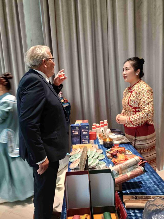 “文化中国七彩云南”闪耀卢森堡 中卢双节共叙文明交融