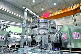 “人造太阳”创造“亿度千秒”世界纪录图片