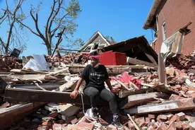 （外代一线）美国密苏里州：风暴过后图片