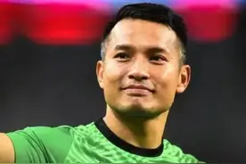 新加坡国足门将哈桑·桑尼到黄浦走了一圈，还体验了南京路铛铛车！图片