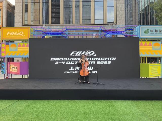 沉浸式打卡外滩BFC分会场，F1H2O摩托艇热潮“燃”爆假期