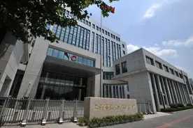 爸爸“以爱为名”长期对俩女儿殴打辱骂，法院双“令”齐发禁止家暴图片