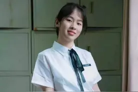 女孩填志愿前夕昏倒仍半昏迷 母亲替女儿到大学报到 学校为其保留入学资格一年图片