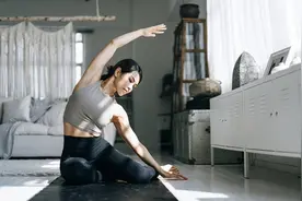 “亲测有效！1cm也要争取！”坚持拉伸，成年人也能长高？|网红说法求真图片