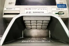 全国ATM机只剩80万台，五年锐减近三成图片