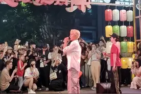 30秒丨吴克群成都“夜游锦江”，四川话回应市民“巴适得板”图片