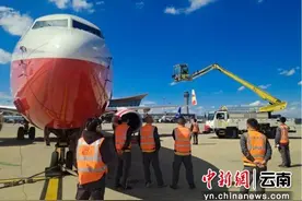 祥鹏航空开展航空器除防冰应急演练图片
