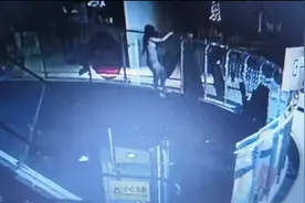 成都15岁女孩KTV陪酒坠楼画面曝光！母亲称仍需康复治疗图片