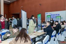 最高年薪100万，“蓉漂人才荟”携300余个岗位走进中科大图片
