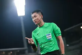 体坛联播｜马宁执法亚冠再引争议，C罗获得点球后主动澄清图片