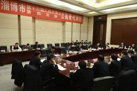 马晓磊参加市十六届人大四次会议高青代表团审议，强调设定更高目标 付出更大努力 追求更好成效 善用“后发优势”加速“后发崛起”图片