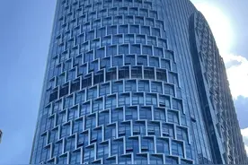 为回款解押，5.5折卖总部大楼？勤诚达集团回应图片