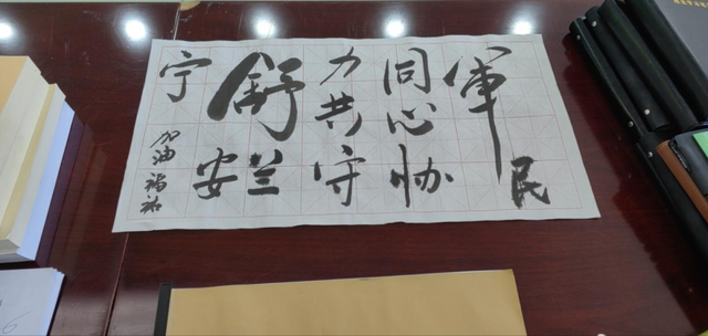 人心不凉｜周昆训抗洪牺牲后，网友自发每月为其献花、鼓励其爱人走出伤痛