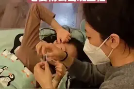 奥运冠军杨威引热议！让一年级双胞胎女儿在家上学，老婆杨云当班主任图片