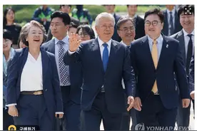 常洛闻：文在寅的三个无奈图片