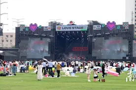 五一“顶流”！预计8万人涌入东莞草莓音乐节，首日人气爆棚图片