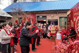 五世同堂！300余名晚辈为百岁老人祝寿图片