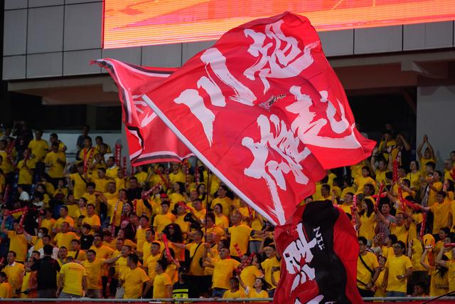 体育赛事“燃动”假日经济