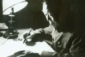 礁石永远站立——纪念艾青图片