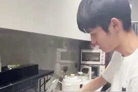 冲上热搜，第一批奥运冠军已在家炒菜刷碗图片