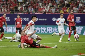 中超“西南德比”重燃！成都蓉城补时失球憾平云南，错失四连胜图片