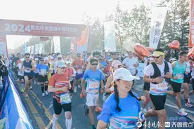 5000名选手参赛，2024青岛环莱西湖半程马拉松鸣枪开跑图片