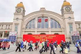 2025春运进行时 | 春运首日汉口站预计发送旅客8.8万人次图片