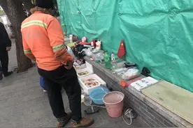 什刹海畔有人做起“放生”生意图片