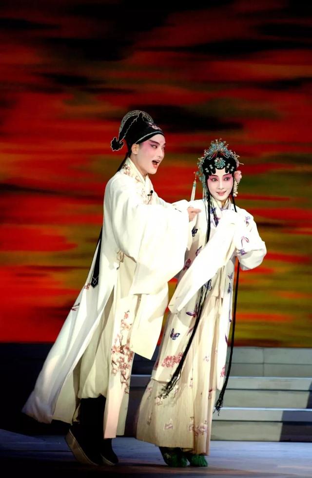 当代昆剧是“真传承”，还是“伪创新”