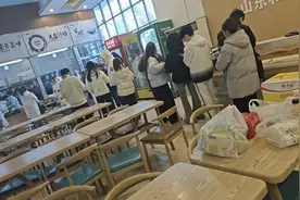 煮个泡面还挤走商家又涨价，难怪引众怒图片