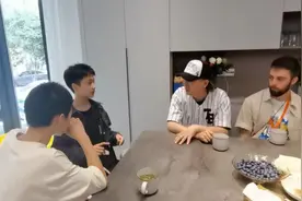 以“舞”会友！美国青年走进中国家庭，用“街舞”打开话匣子图片