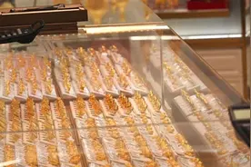 中国黄金两家加盟店人去“店”空，消失的黄金谁来偿还？图片